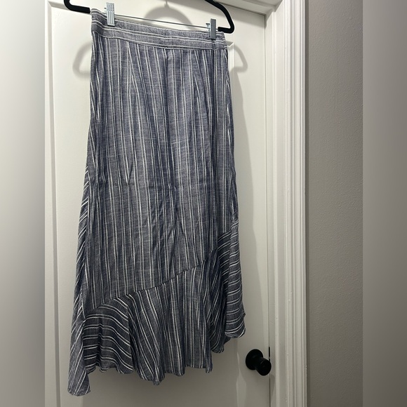 Lulus asymmetrical/hi-lo midi skirt - Picture 2 of 4